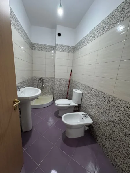 Tirane, shitet apartament 1+1 Kati 2, 79 m² 107.000 € (rruga e dajtit)