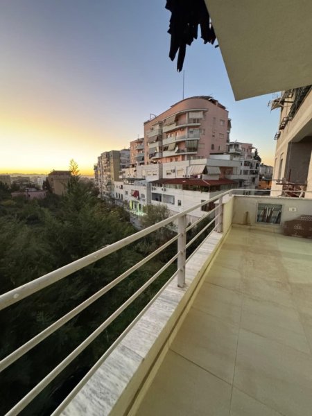 Tirane, shitet apartament 1+1 Kati 2, 79 m² 107.000 € (rruga e dajtit)