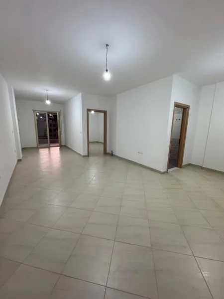 Tirane, shitet apartament 1+1 Kati 2, 79 m² 107.000 € (rruga e dajtit)
