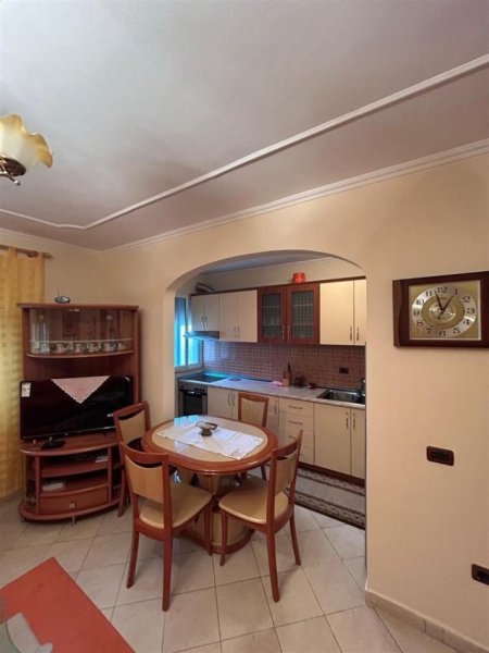 Tirane, jepet me qera apartament 2+1 Kati 3, 75 m² 480 € (Restorant Alteo Varri i Bamit)