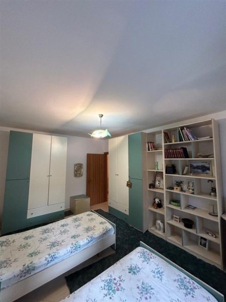 Tirane, jepet me qera apartament 2+1 Kati 3, 75 m² 480 € (Restorant Alteo Varri i Bamit)