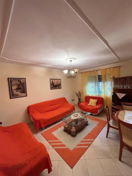 Tirane, jepet me qera apartament 2+1 Kati 3, 75 m² 480 € (Restorant Alteo Varri i Bamit)