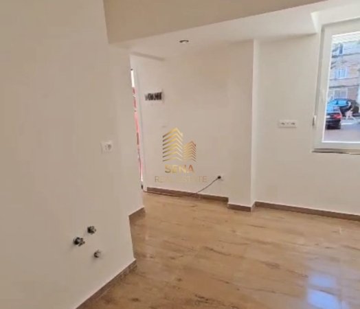 Tirane, jepet me qera ambjent biznesi Kati 0, 50 m² 500 € (Rruga Qemal Stafa, 50m Larg Unaza)