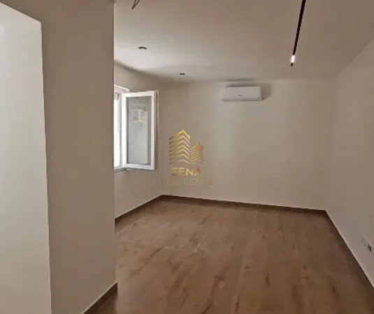 Tirane, jepet me qera ambjent biznesi Kati 0, 50 m² 500 € (Rruga Qemal Stafa, 50m Larg Unaza)