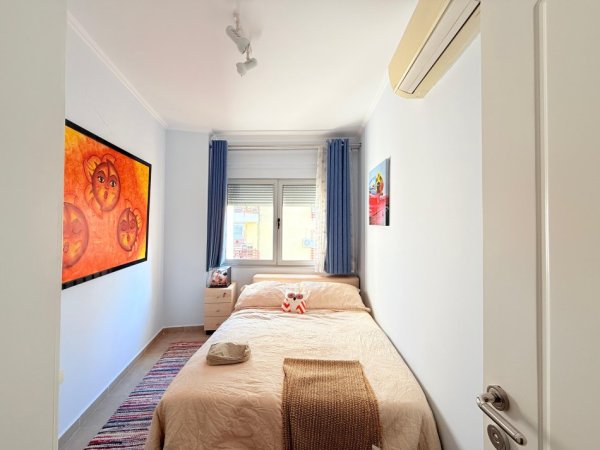 Tirane, jepet me qera 2+1+Ballkon Kati 4, 145 m² 850 € (Rruga Peti, Liqeni i Thatë)