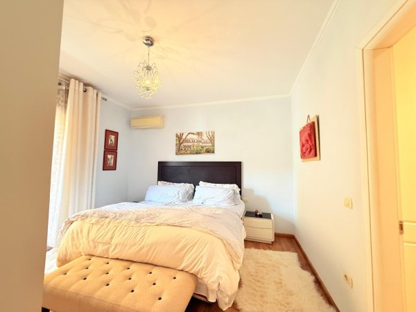 Tirane, jepet me qera 2+1+Ballkon Kati 4, 145 m² 850 € (Rruga Peti, Liqeni i Thatë)