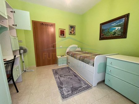 Tirane, jepet me qera apartament 2+1 Kati 2, 93 m² 623 € 