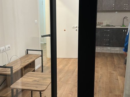 Tirane, jepet me qera 1+1 Kati 5, 75 m² 500 € 