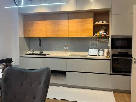 Tirane, jepet me qera apartament 2+1 Kati 4, 75 m² 1.000 € 