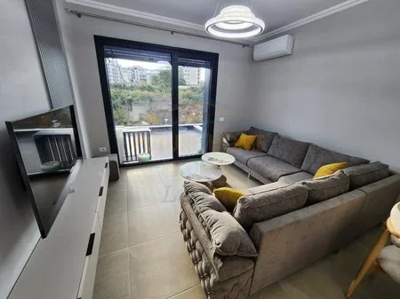 Tirane, jepet me qera apartament 2+1 Kati 2, 96 m² 1.300 € 