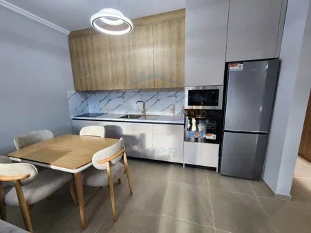 Tirane, jepet me qera apartament 2+1 Kati 2, 96 m² 1.300 € 