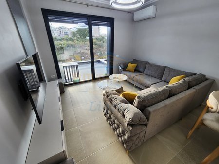 Tirane, jepet me qera apartament 2+1 Kati 2, 96 m² 1.300 € 