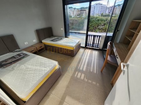 Tirane, jepet me qera apartament 2+1 Kati 2, 96 m² 1.300 € 
