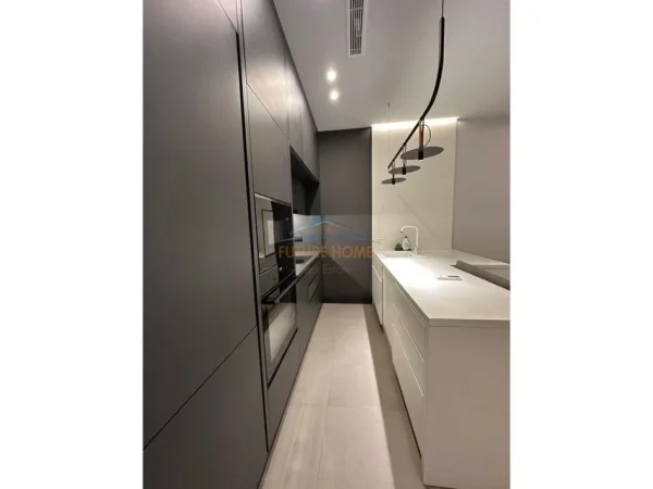 Tirane, jepet me qera apartament 1+1+Ballkon , 72 m² 900 € (Kompleksi Delijorgji)
