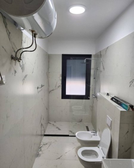 Tirane, jepet me qera apartament 2+1+Ballkon , 116 m² 1.500 € 