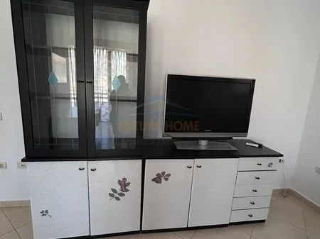 Tirane, jepet me qera apartament 2+1 Kati 6, 115 m² 550 € 