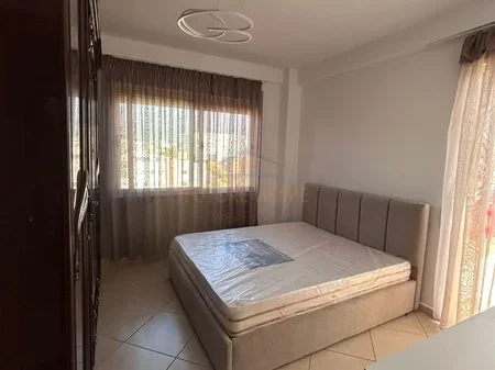 Tirane, jepet me qera apartament 2+1 Kati 6, 115 m² 550 € 