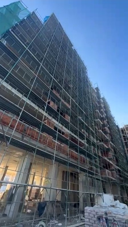 Shitet Apartament 2+1 ne Paskuqan, Buzë Autostradës,   115.000 €uro