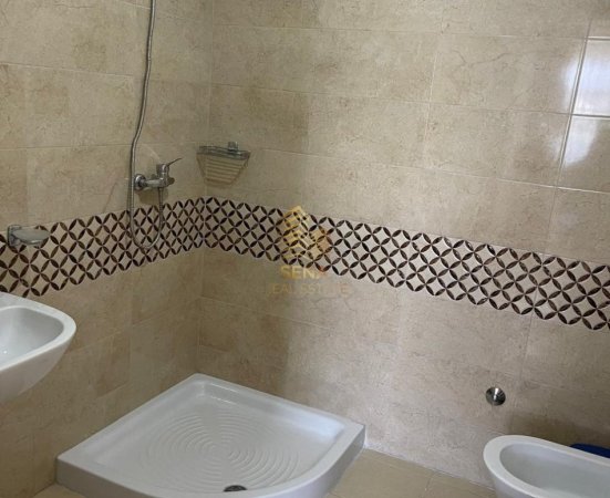 Tirane, shitet apartament 3+1+Ballkon Kati 2, 140 m² 295.000 € (Rruga Aleksander Moisiu)