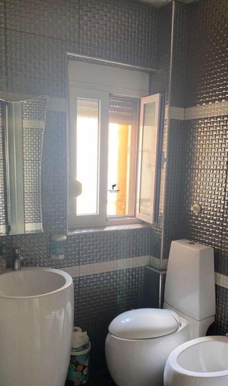 Tirane, jepet me qera apartament 2+1 Kati 4, 82 m² 500 € (RRUGA E DURRESIT)