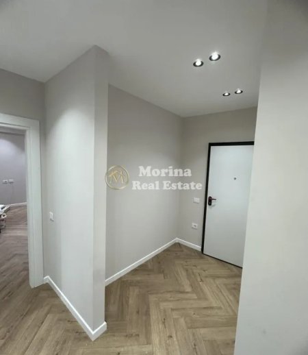 Tirane, jepet me qera apartament 2+1 Kati 5, 130 m² 1.100 € (Astir)