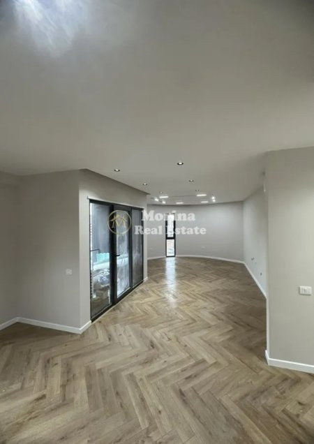 Tirane, jepet me qera apartament 2+1 Kati 5, 130 m² 1.100 € (Astir)