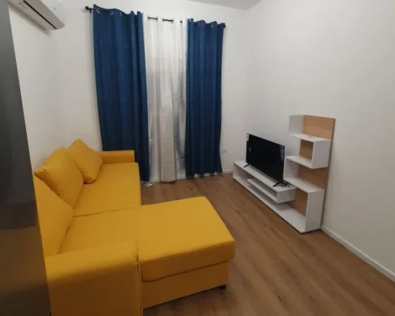 Tirane, jepet me qera apartament 1+1+Ballkon , (Jepet apartament 1+1 me qira tek Rezidenca Kadiu , Rruga Ali Demi .)