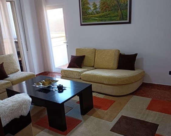 Tirane, jepet me qera apartament 1+1+Ballkon Kati 5, 90 m² 500 € (Don Bosko , prane Zgares Korcare.)