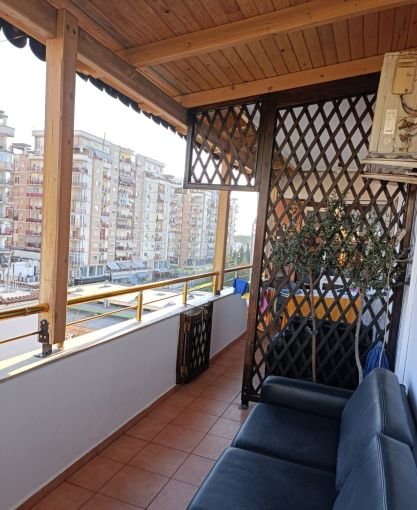 Tirane, jepet me qera apartament 1+1+Ballkon Kati 5, 90 m² 500 € (Don Bosko , prane Zgares Korcare.)