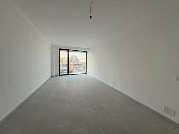 Tirane, jepet me qera zyre , 152 m² 1.100 € (Golden Tower, Mine Peza)