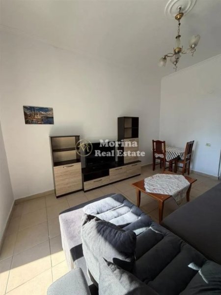 Tirane, jepet me qera apartament 1+1 Kati 4, 60 m² 400 € (Ish Parku i Autobusave)