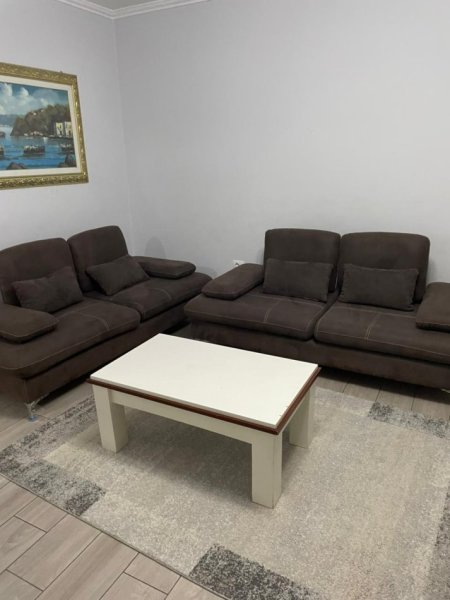 Tirane, jepet me qera apartament 1+1+Ballkon Kati 4, 500 € 