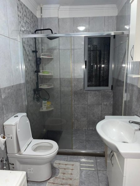 Tirane, jepet me qera apartament 1+1+Ballkon Kati 4, 500 € 
