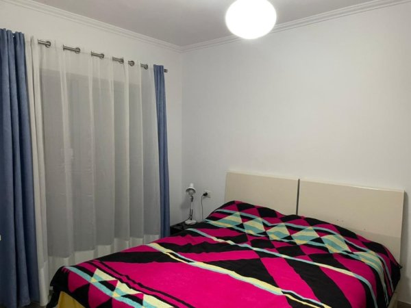Tirane, jepet me qera apartament 1+1+Ballkon Kati 4, 500 € 