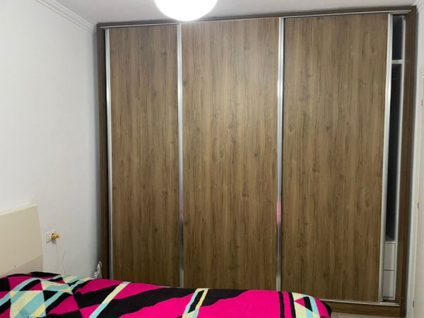 Tirane, jepet me qera apartament 1+1+Ballkon Kati 4, 500 € 