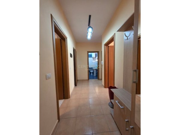 Tirane, jepet me qera apartament 2+1 Kati 2, 100 m² 850 € (Rruga e Elbasanit)