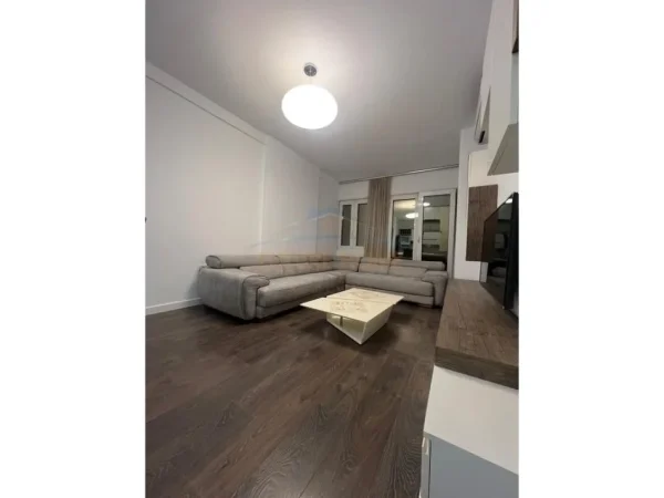 Tirane, shitet apartament 2+1+Ballkon Kati 6, 109 m² 180.000 € (Astir)