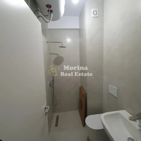 Tirane, jepet me qera apartament 1+1 Kati 2, 60 m² 450 € (Ali Demi, Kompleksi Kadiu)