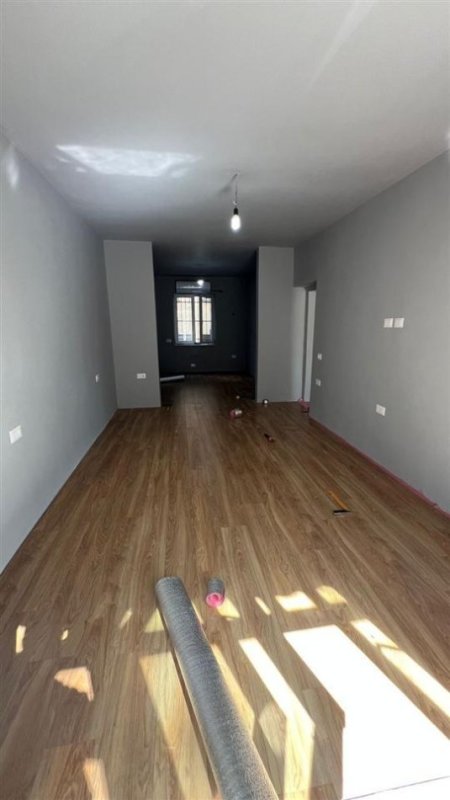 Tirane, jepet me qera ambjent biznesi Kati 2, 75 m² 1.200 € (MYSLYM SHYRI)