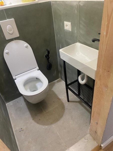 Tirane, jepet me qera ambjent biznesi Kati 2, 75 m² 1.200 € (MYSLYM SHYRI)