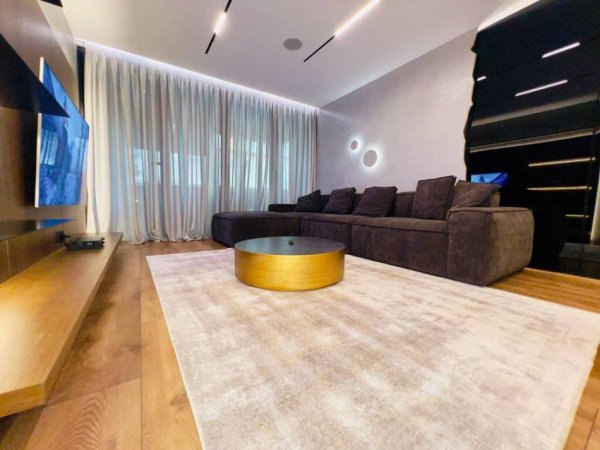 Tirane, shitet apartament 2+1+Ballkon , 105 m² 247.000 € (Pallati me shigjeta)