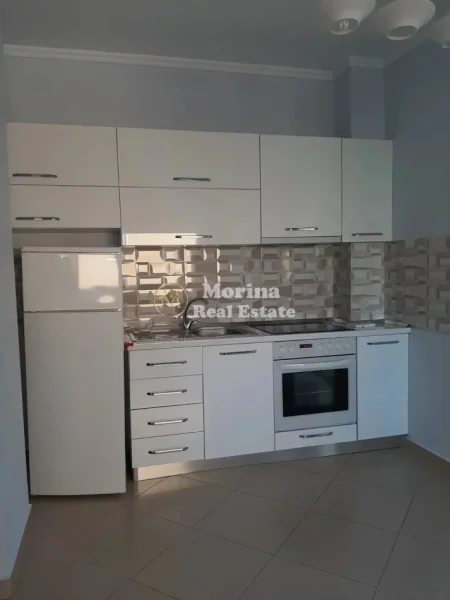 Tirane, jepet me qera ambjent biznesi Kati 1, 95 m² 800 € (Toptani)