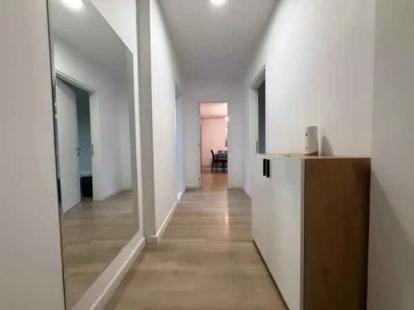 Tirane, shitet apartament 2+1 , 87 m² 240.000 € 