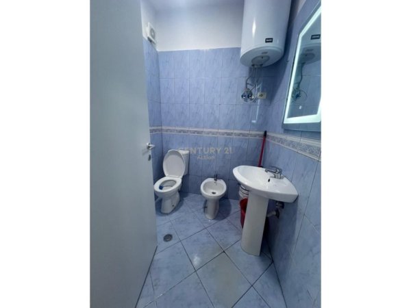Tirane, shitet apartament 2+1 Kati 2, 77 m² 120.000 € (Astir)