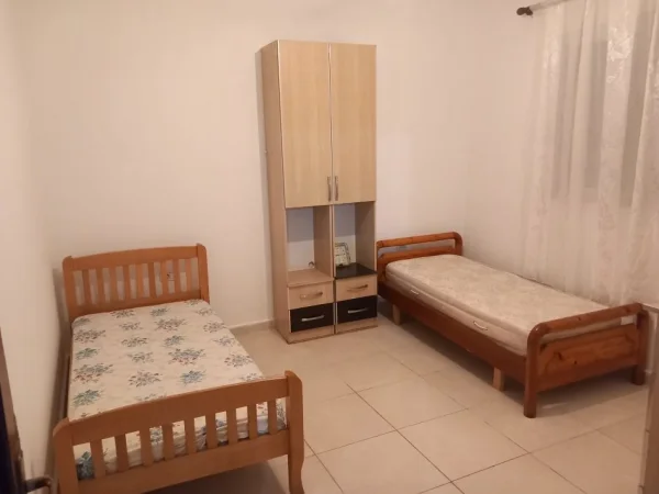 Tirane, jepet me qera shtepi 2+1 Kati 1, Çmimi 320 €