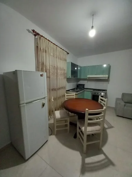 Tirane, jepet me qera shtepi 2+1 Kati 1, Çmimi 320 €