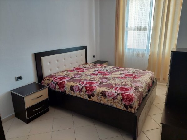 Tirane, jepet me qera apartament 1+1+Ballkon Kati 6, 70 m² 400 € (BAR OSLO)