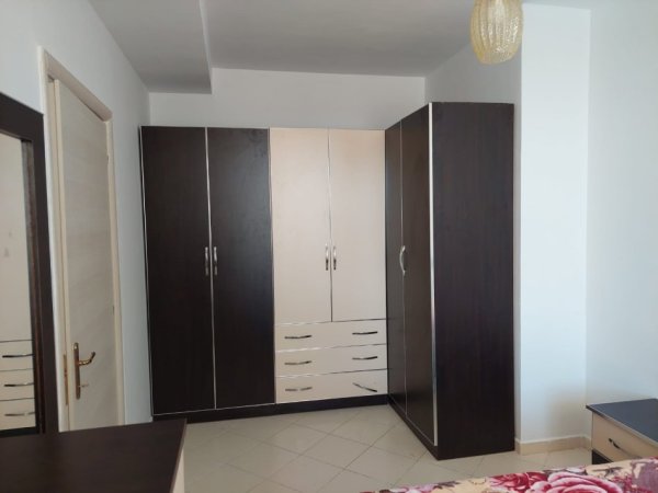 Tirane, jepet me qera apartament 1+1+Ballkon Kati 6, 70 m² 400 € (BAR OSLO)