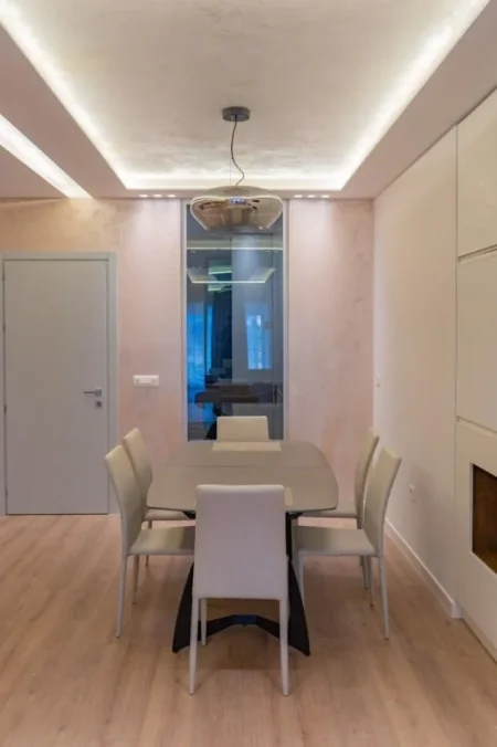 Tirane, jepet me qera apartament 2+1 , 125 m² 850 € 