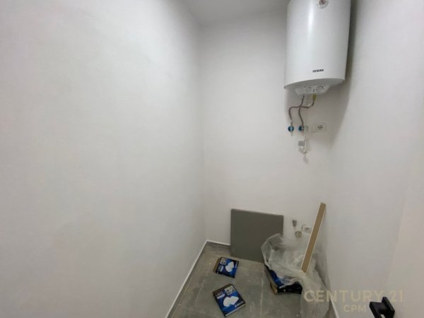 Tirane, jepet me qera ambjent biznesi Kati 5, 95 m² 800 € (Rruga Bardhyl)